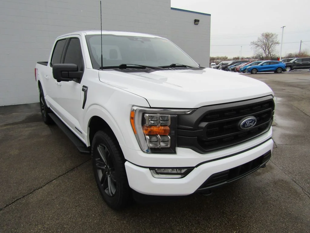 Used 2023 Oxford White Ford XLT image 11