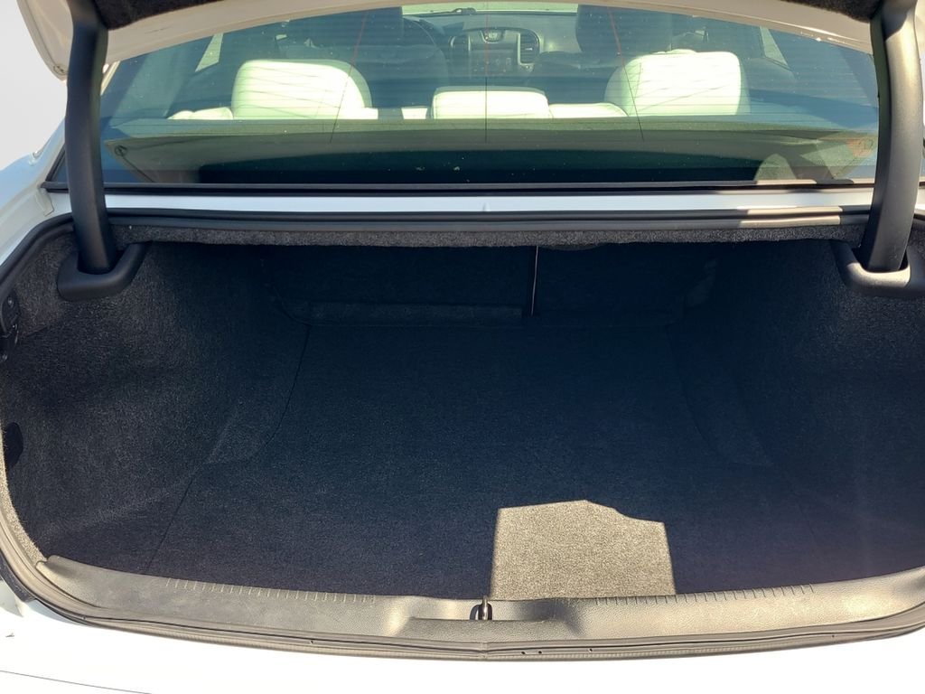 Used 2018 White Chrysler S image 9