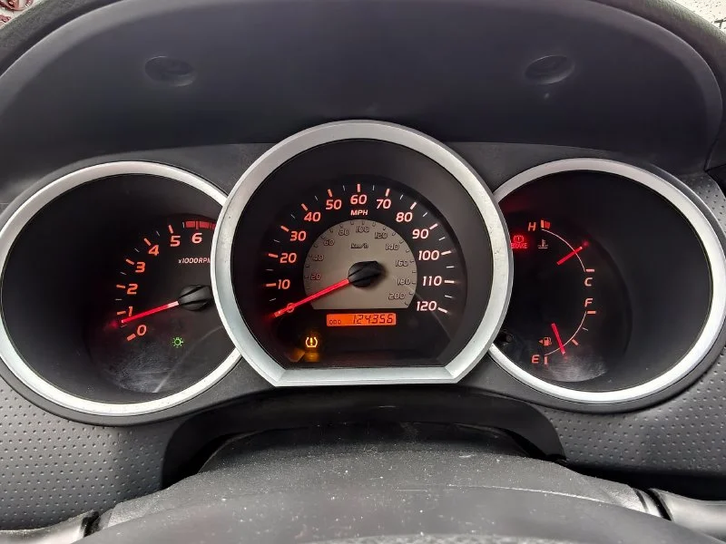 Used 2010 Red Toyota Base image 13
