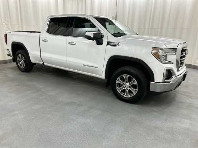 2022 GMC Sierra 4WD Crew Cab Short Box SLT's photo
