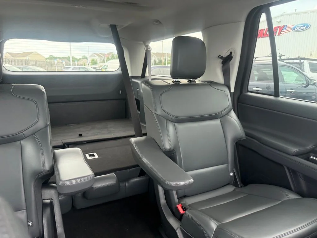 New 2026 Space Silver Metallic Ford MAX Active image 68