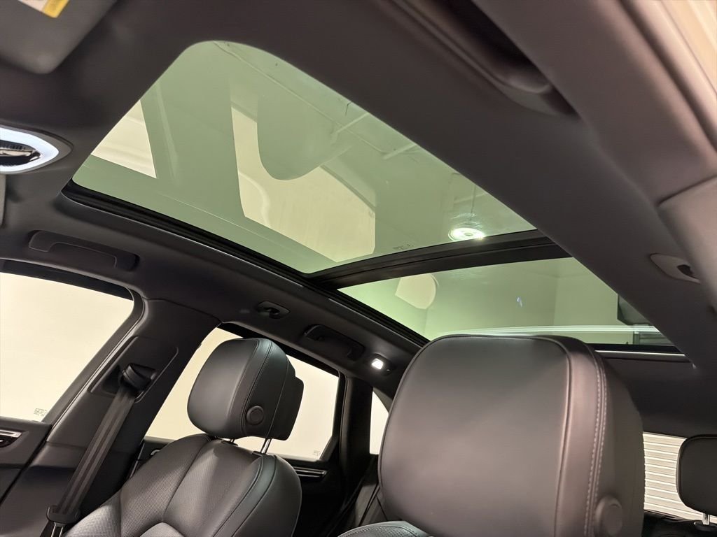 Used 2021 White Porsche Base image 19