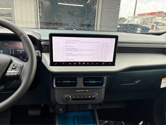 New 2026 Oxford White Ford XLT image 35