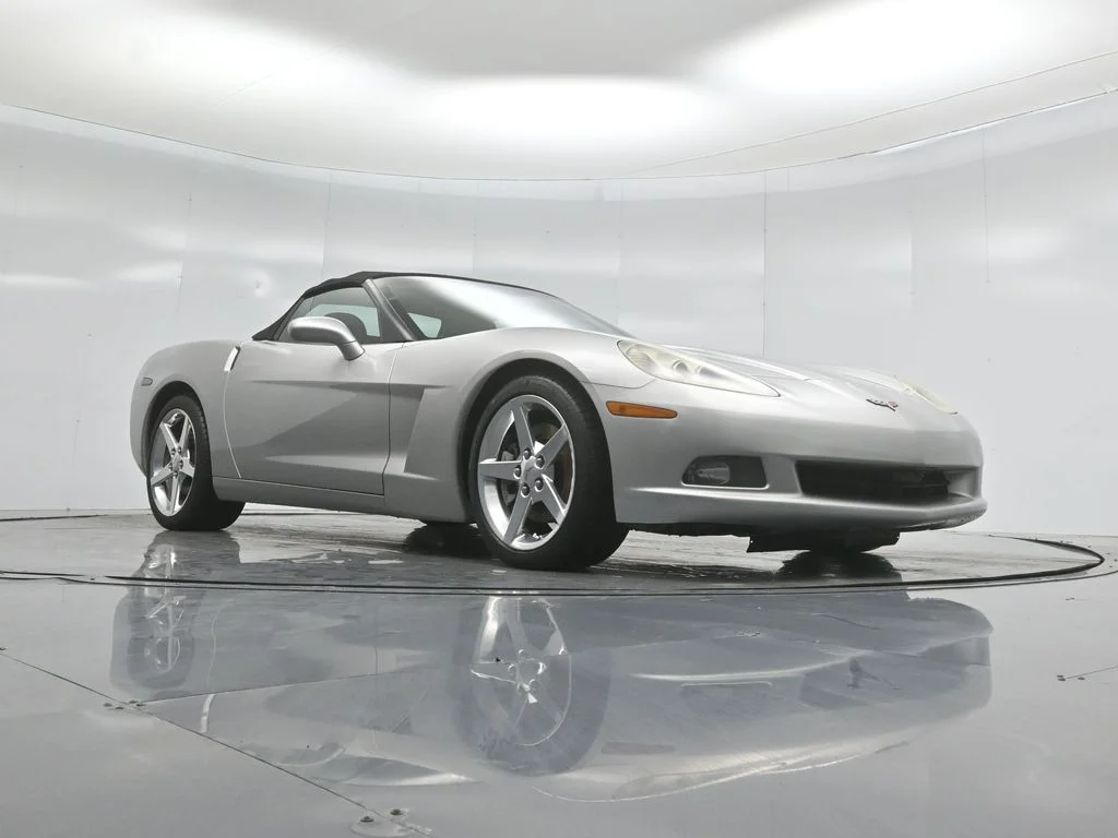 Used 2005 Silver Chevrolet Base image 40