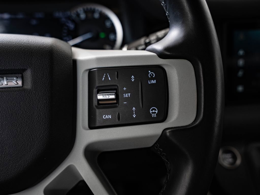 Used 2023 Tasman Blue Metallic Land Rover S image 30