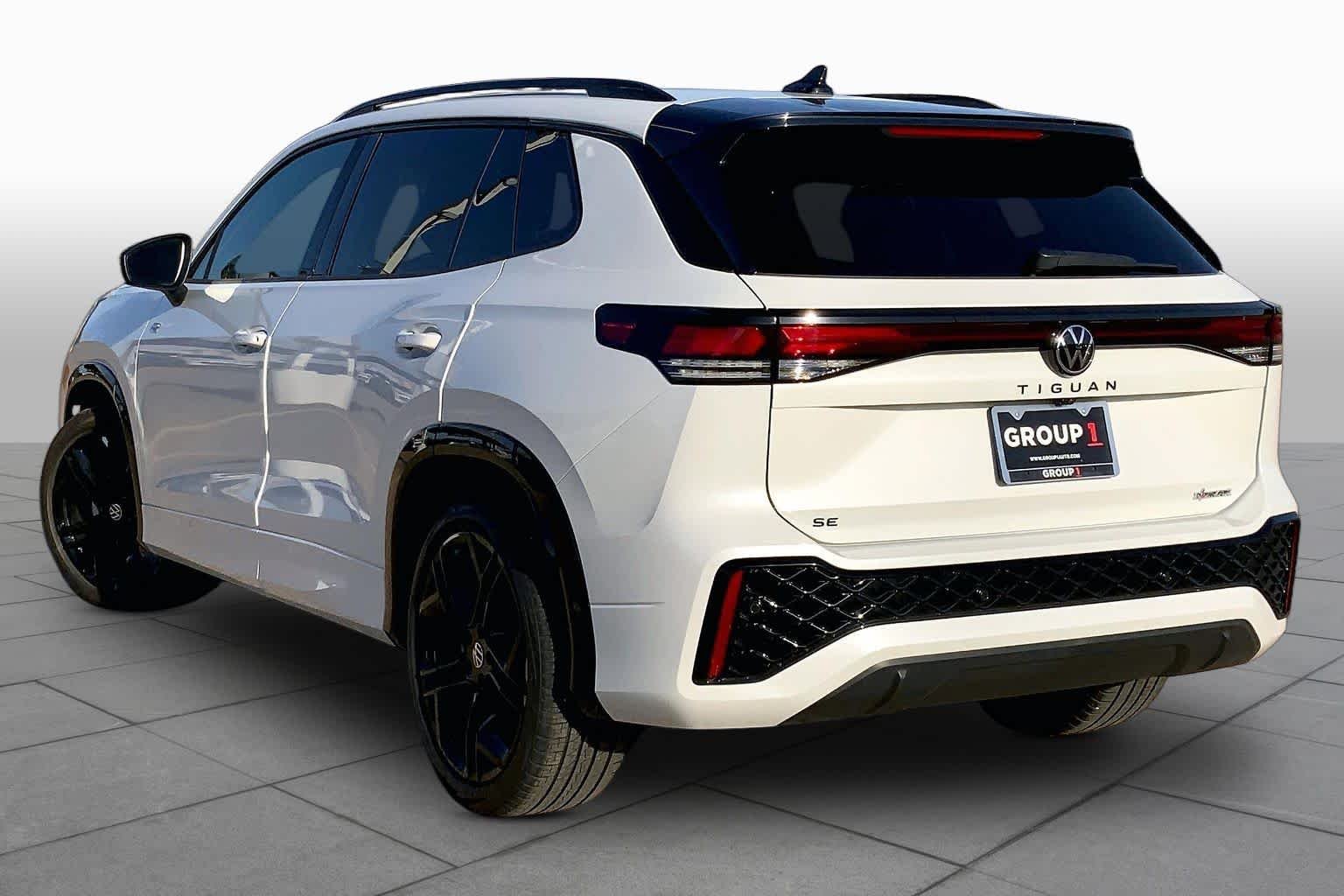 New 2026 Opal White Pearl Volkswagen SE R-Line Black image 11