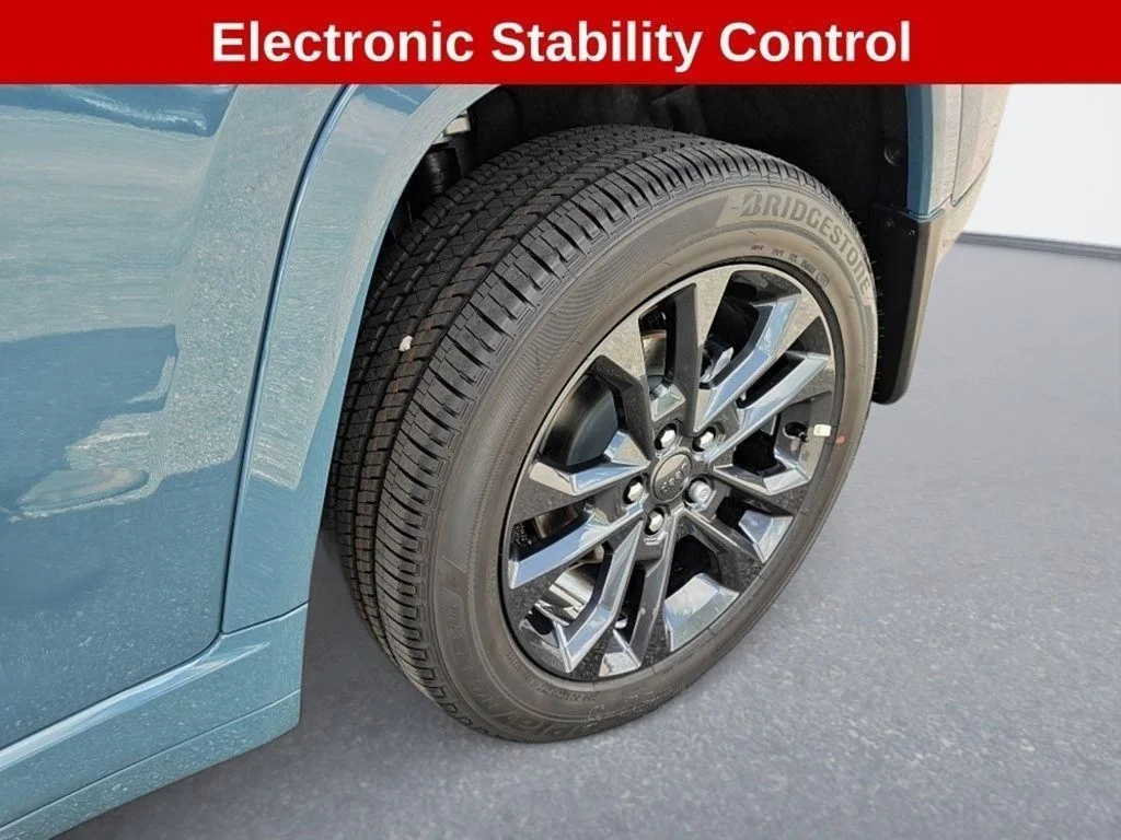New 2026 Steel Blue Exterior Paint Jeep Limited Reserve image 11