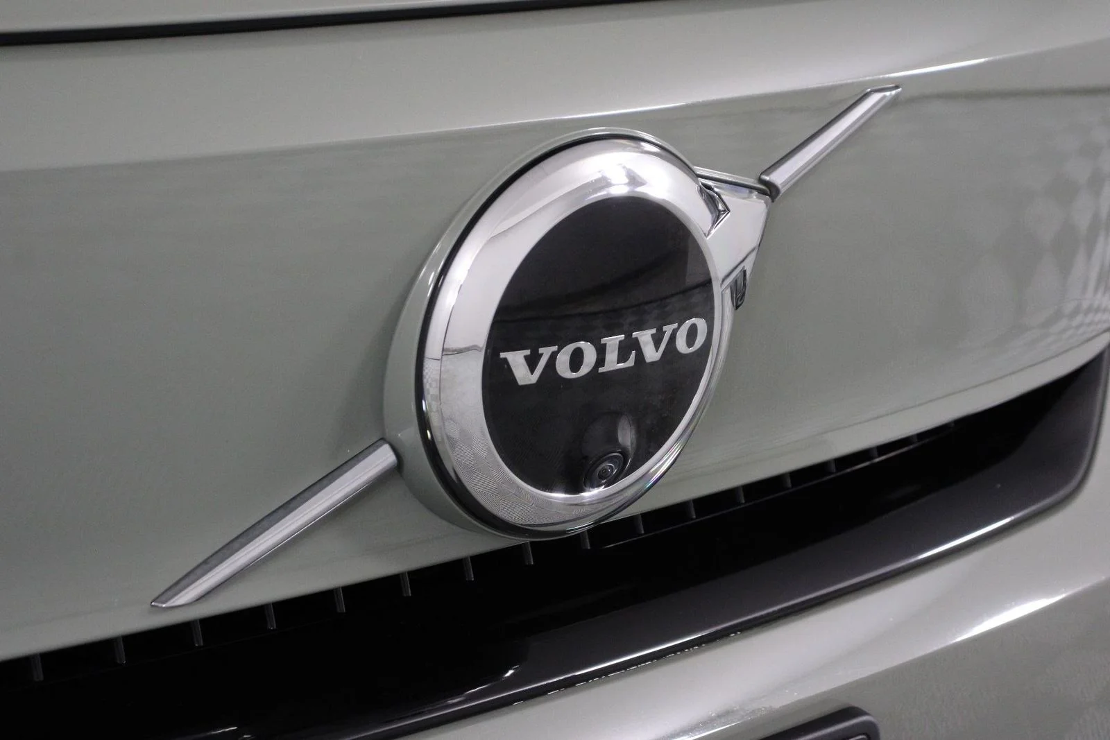 Certified Used 2023 Green Volvo Twin Plus image 25