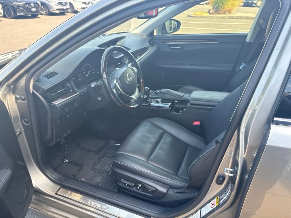 Used 2015 Silver Lexus 350 image 13
