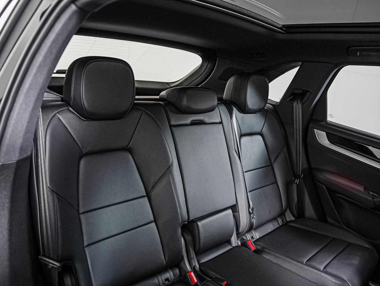 New 2026 CHROMITE BLACK Porsche S image 6
