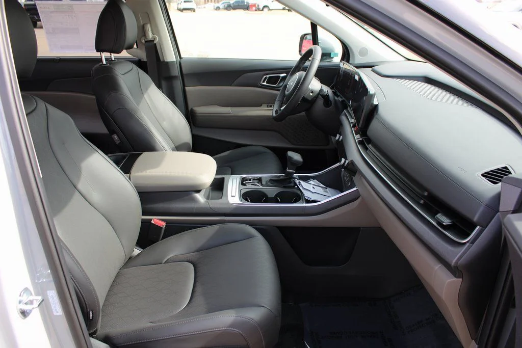 New 2026 White Kia EX image 7