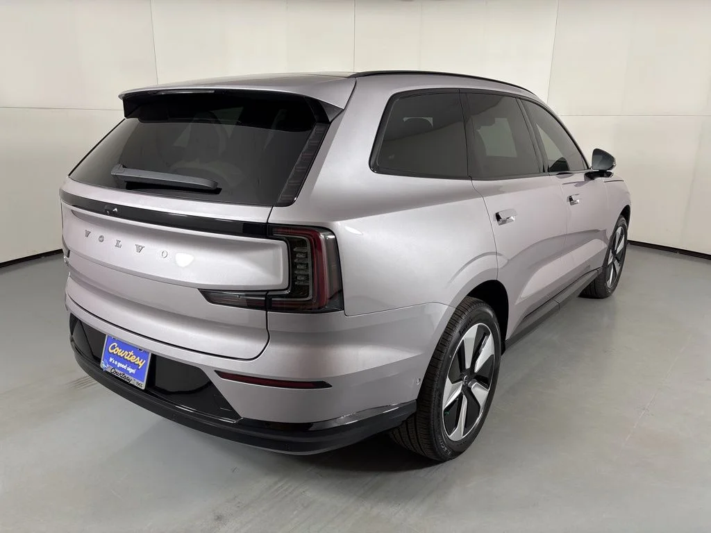 New 2026 Denim Blue Metallic Volvo Plus image 8