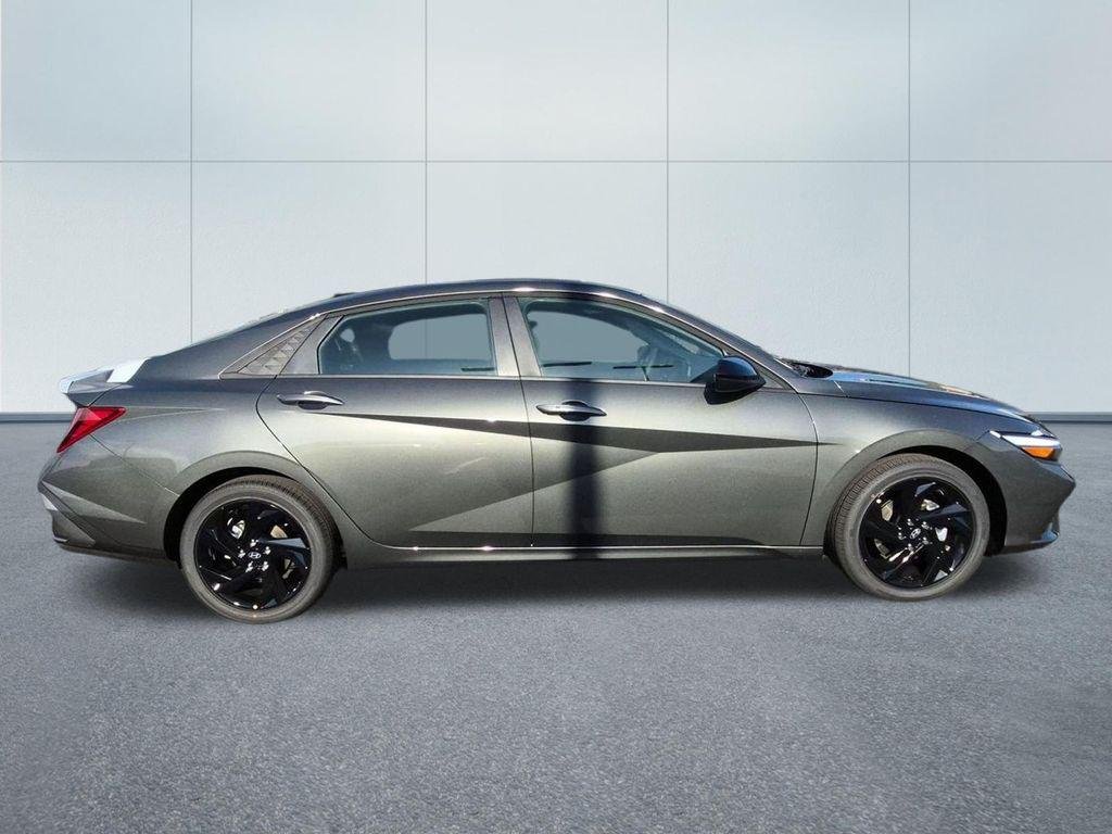 New 2026 Gray Hyundai SEL Sport Plus image 7