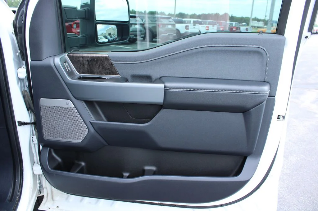 Used 2024 Oxford White Ford Lariat image 43