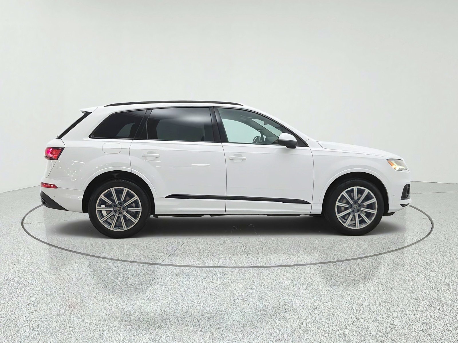 Used 2023 Glacier White Metallic Audi Premium Plus 45 TFSI quattro image 4