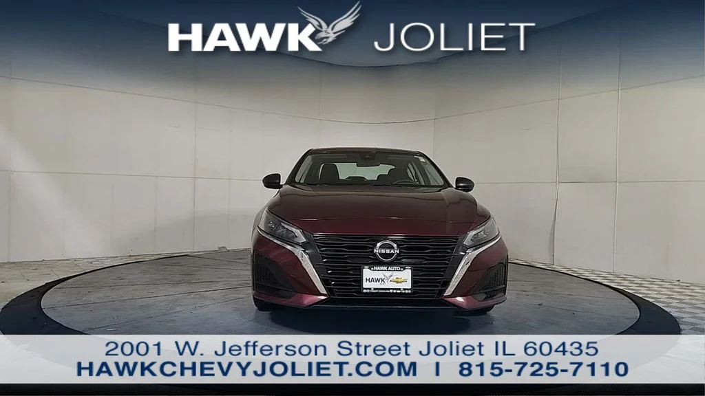 Used 2025 Red Nissan 2.5 SV image 3