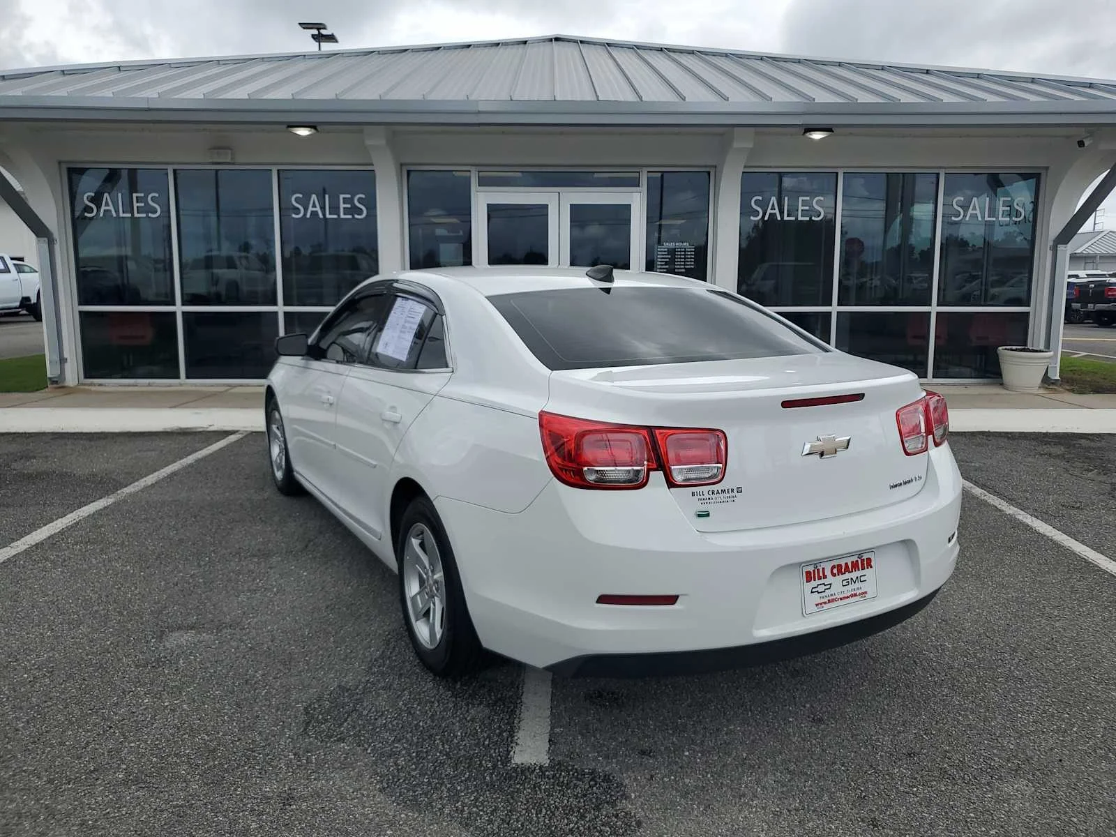 Used 2015 SUMMIT WHITE Chevrolet LS image 3