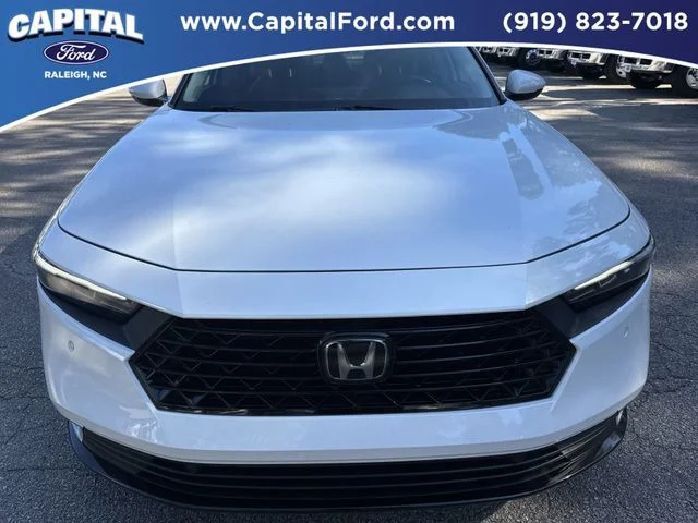 Used 2023 White Honda Touring image 10