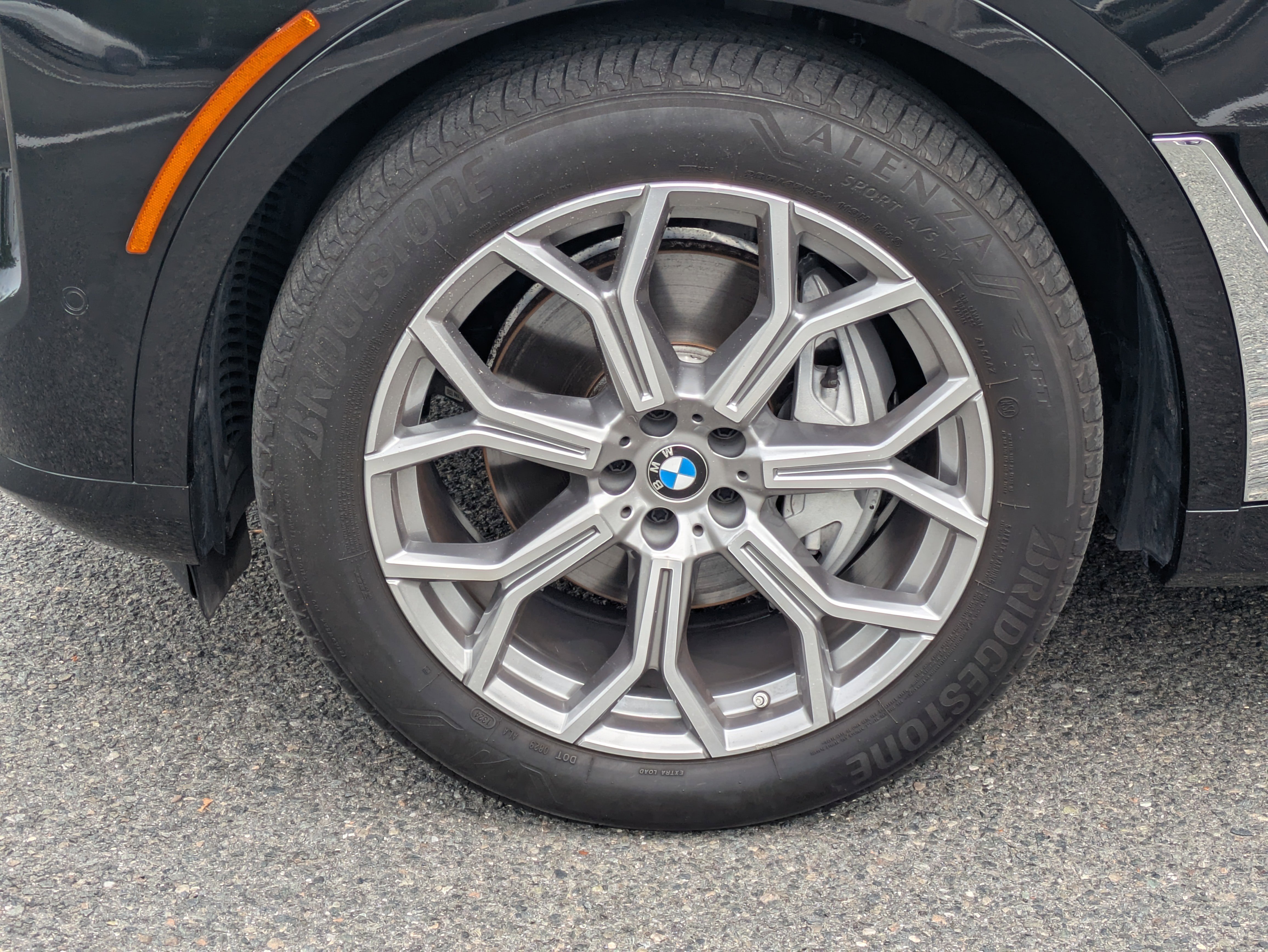 Used 2025 Black Sapphire Metallic BMW xDrive40i image 10