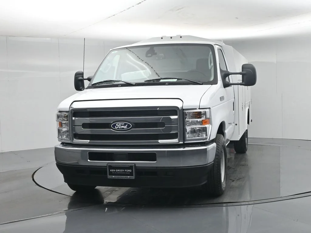 New 2026 White Ford Base image 55