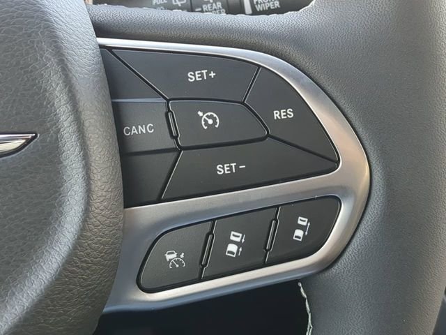 New 2026 Diamond Black Crystal Pearl-Coat Exterior Paint Chrysler LX image 31