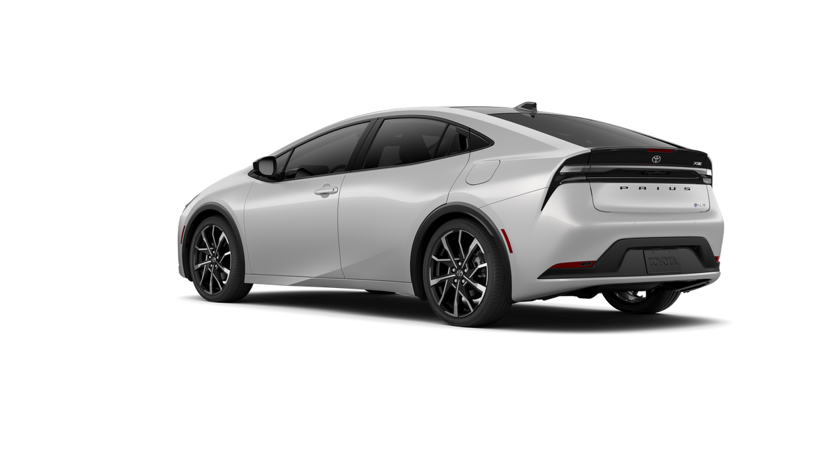 New 2027 Cutting Edge Toyota XSE Premium image 6