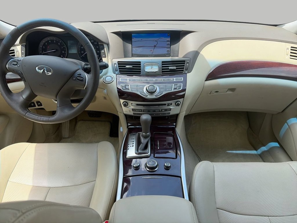 Used 2019 White INFINITI 3.7 image 9