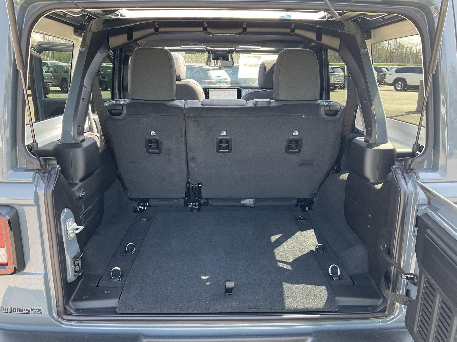 New 2026 Anvil Clearcoat Jeep Sport S image 25