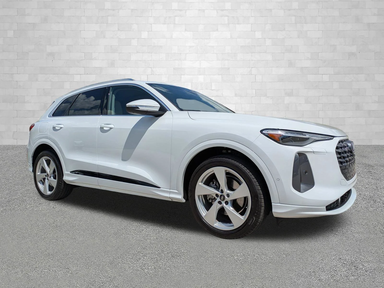 2025 Audi Q5 40 Prestige's photo