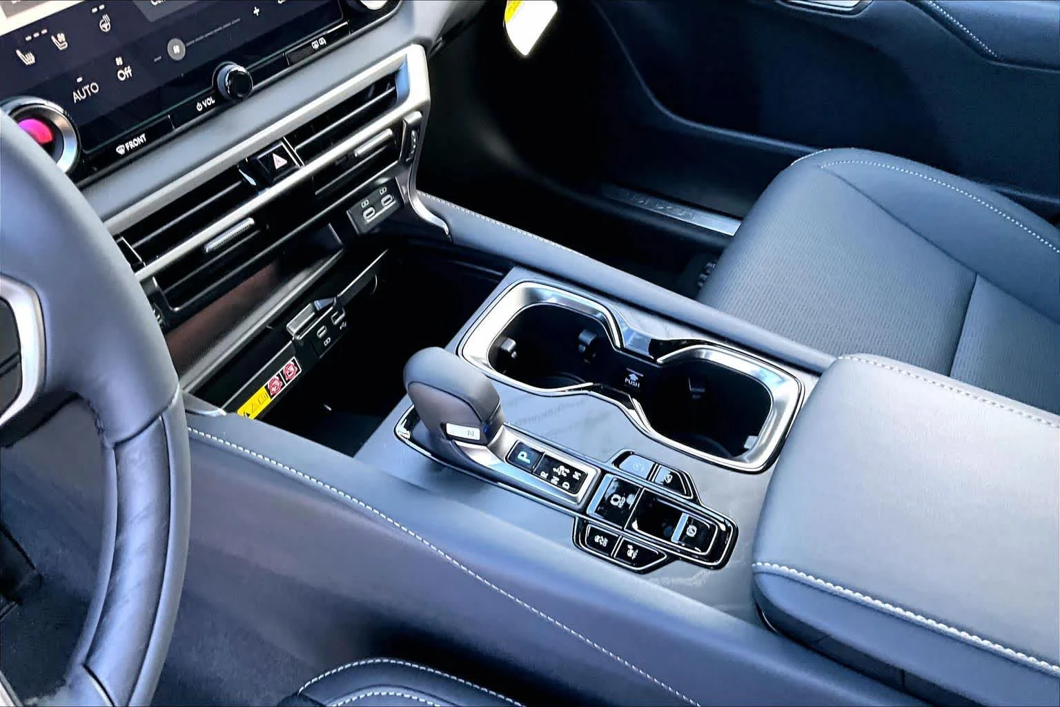 New 2026 Eminent White Pearl Lexus PREMIUM PLUS image 7