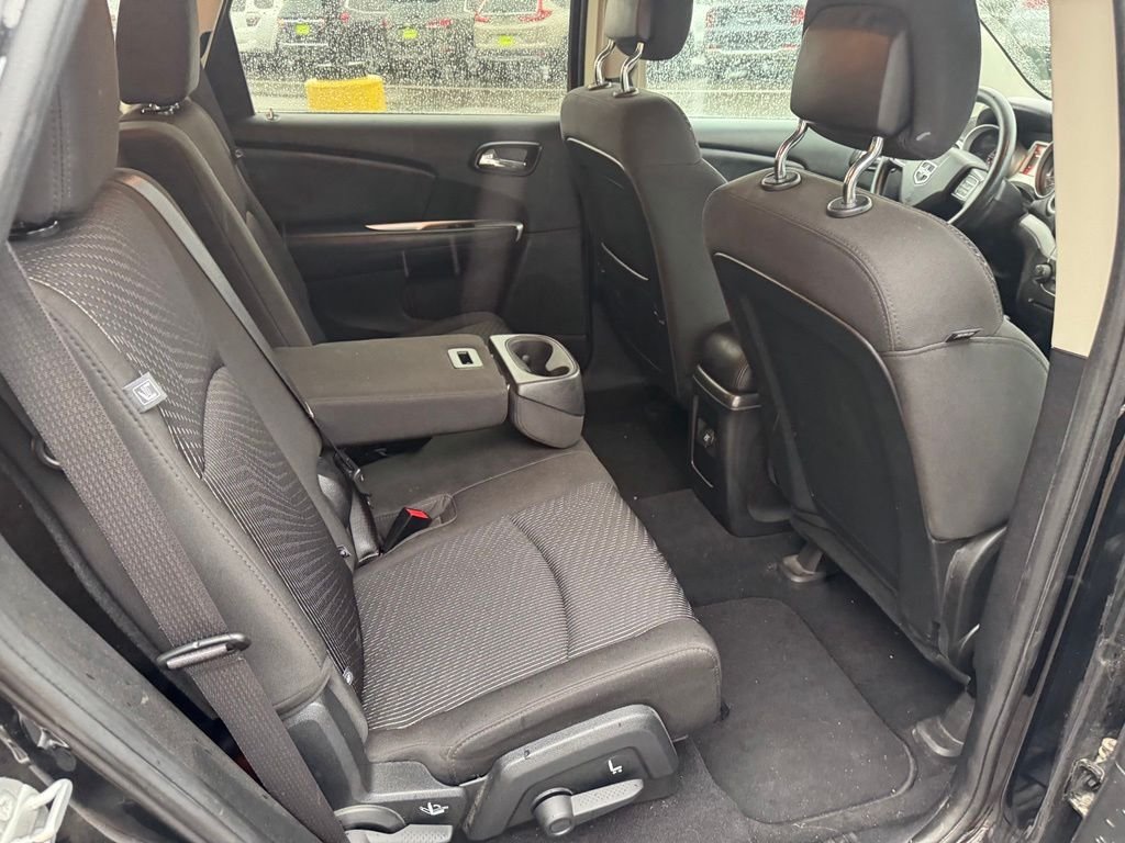 Used 2016 Black Dodge SXT image 23