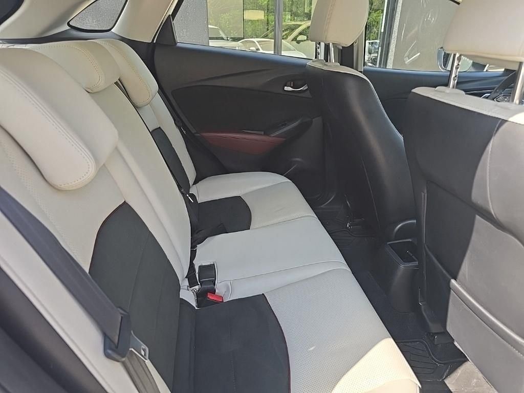 Used 2018  Mazda Grand Touring image 16
