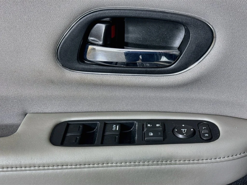 Used 2016 Silver Honda EX image 21