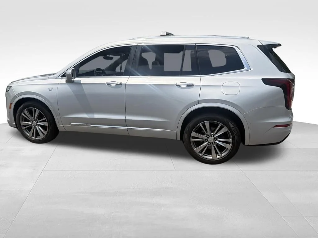 Used 2020 Silver Cadillac Premium Luxury image 9