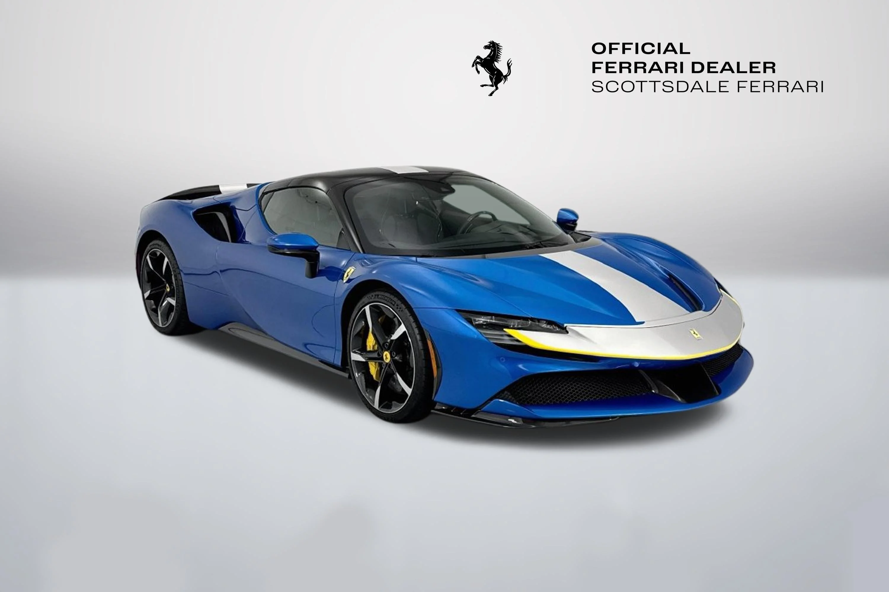 Used 2022 Blu Corsa Ferrari  image 11