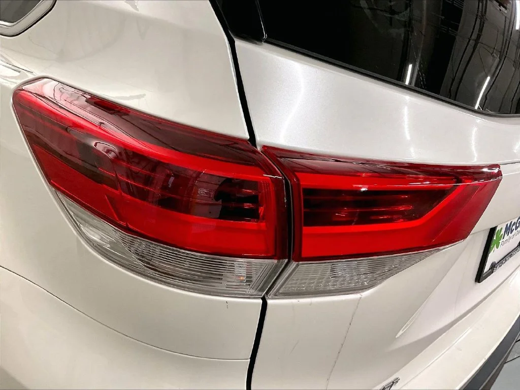 Certified Used 2018 White Toyota XLE image 35
