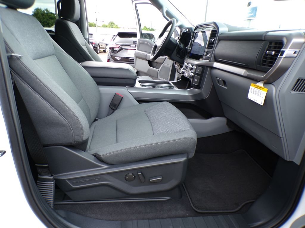 New 2026 Oxford White Ford XLT image 32