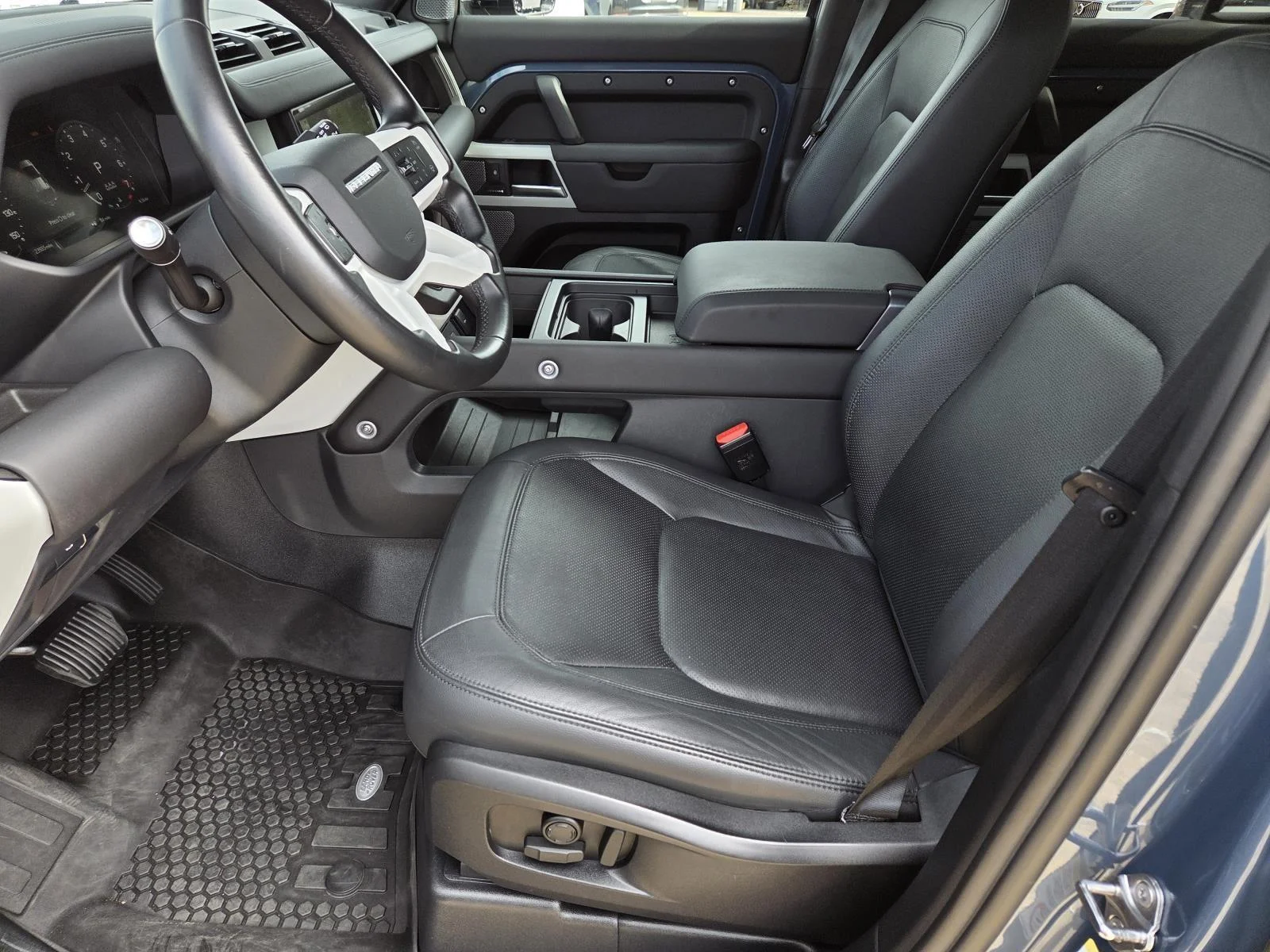 Certified Used 2024 Tasman Blue Metallic Land Rover S image 27