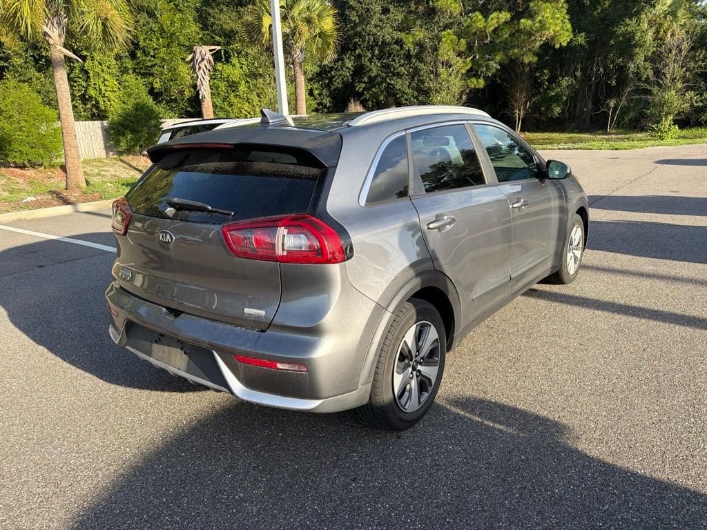 Used 2018 Metal Stream Kia LX image 4