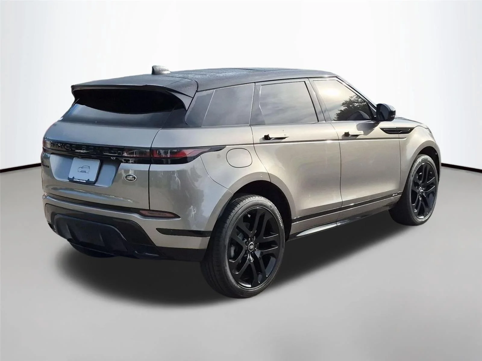 Used 2021 Eiger Grey Metallic Land Rover R-Dynamic SE image 5