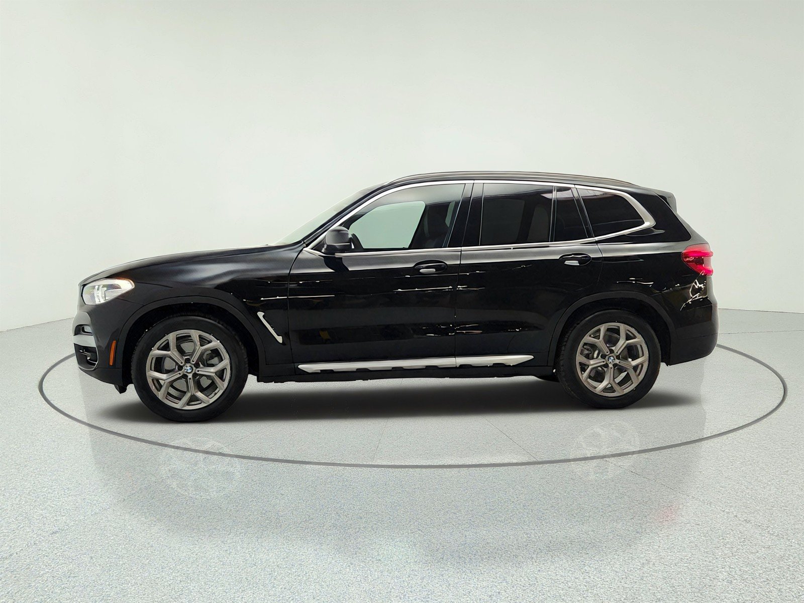 Used 2021 Jet Black BMW sDrive30i Sports Activity Vehicle image 8