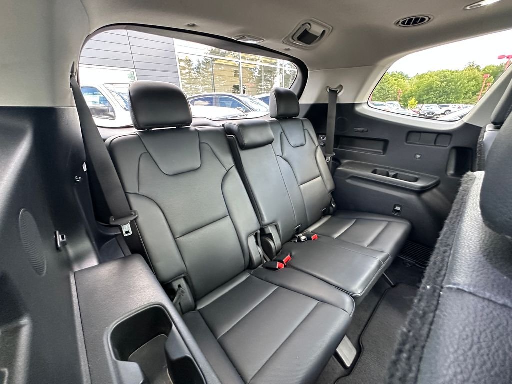 Used 2022 White Kia SX image 25