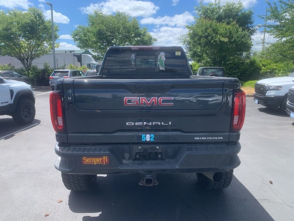 Used 2022 Hunter Metallic GMC Denali image 3