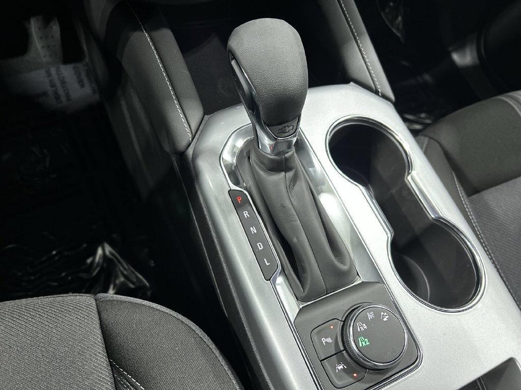 New 2026 Summit White Chevrolet 2LT image 20