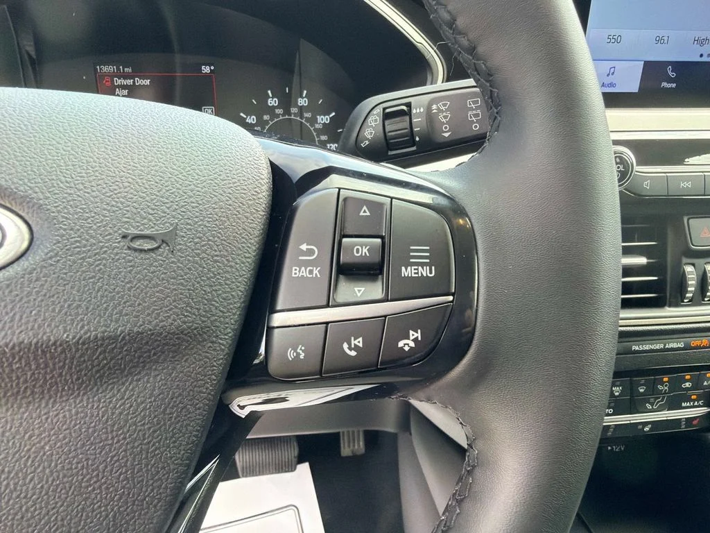 Used 2022 Agate Black Metallic Ford SE image 26