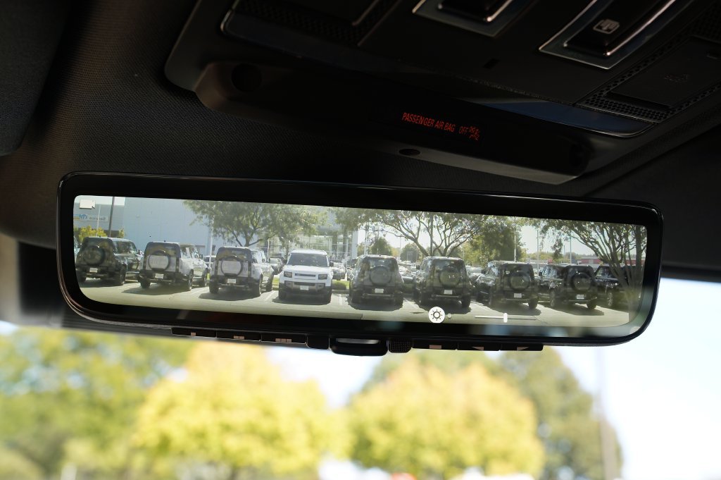New 2026 Fuji White Land Rover X-Dynamic SE image 29