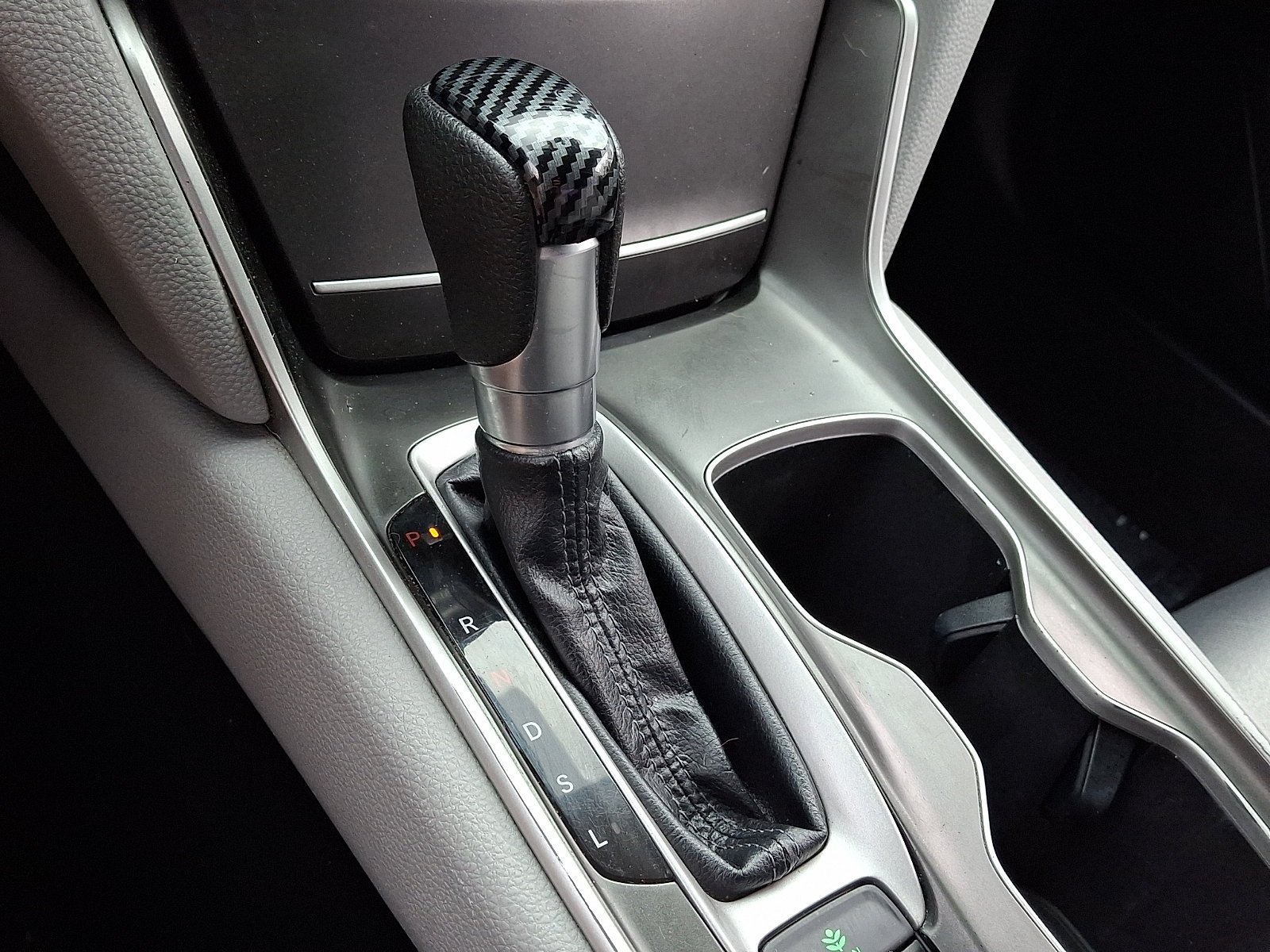 2018 Honda Accord LX - Photo 13