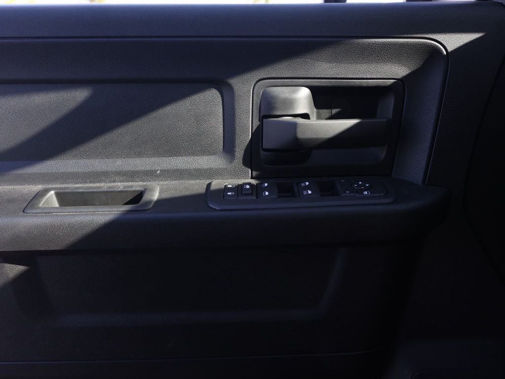 New 2026 Silver-Zynith Exterior Paint RAM Tradesman image 22