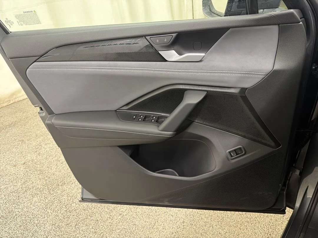 New 2026 Platinum Gray Metallic Volkswagen SE image 18
