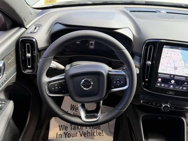2026 Volvo XC40 Ultra Black Edition - Photo 11